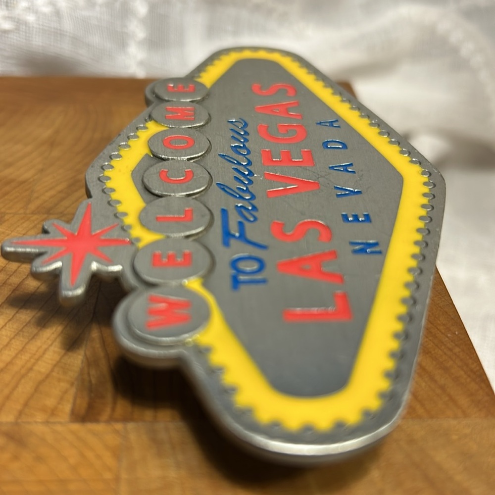 NWOT Las Vegas iconic sign belt bucket pewter - Picture 11 of 12